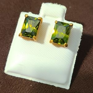 Dark green rectangle studs